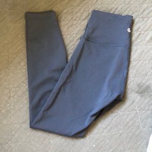 Lululemon 7/8 Nulu leggings